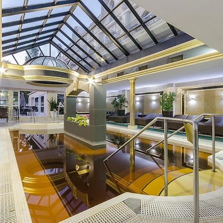 Hotel Aurum ไฮจ์ดุสโซบอสโล ภายนอก รูปภาพ