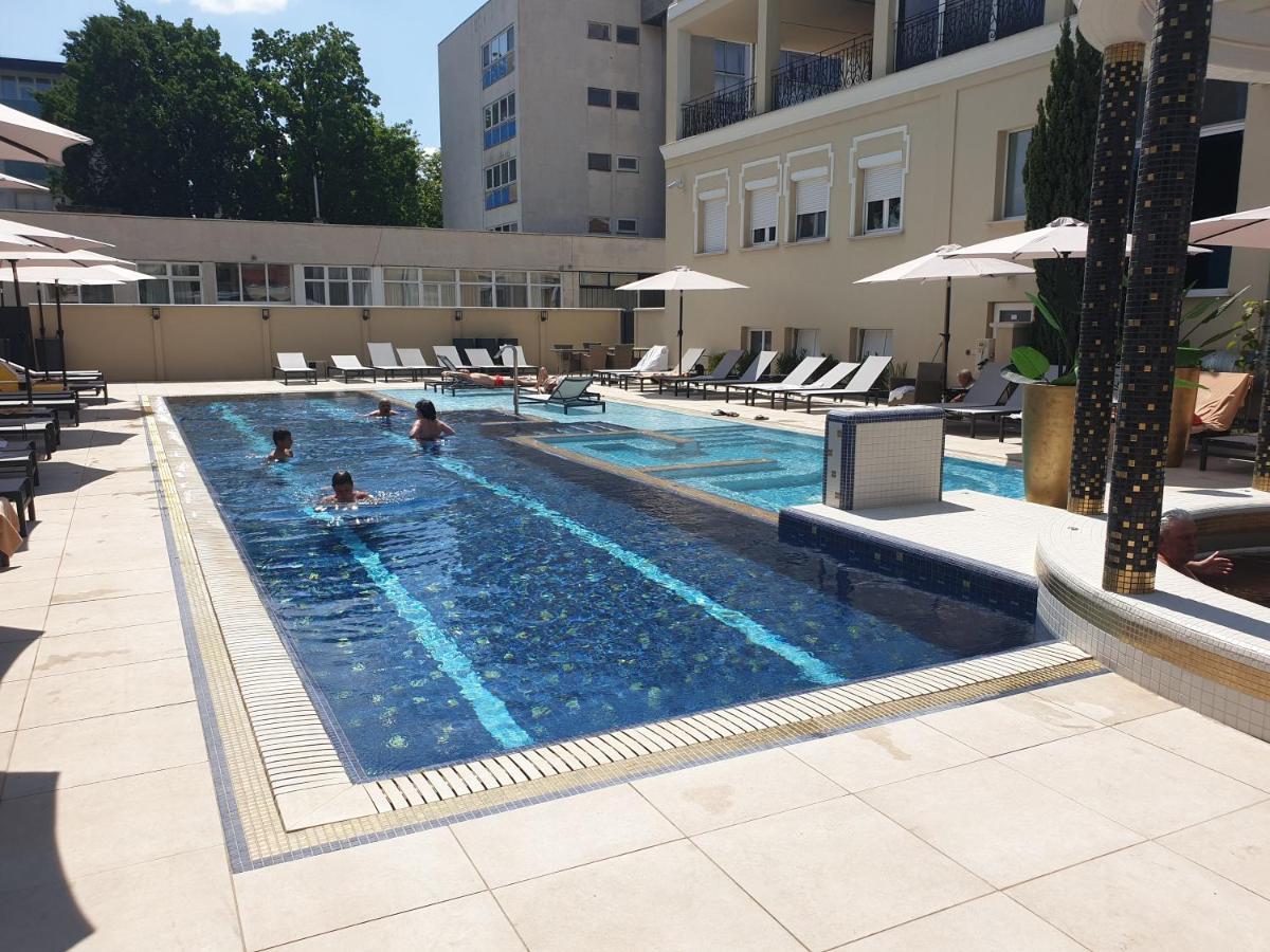 Hotel Aurum ไฮจ์ดุสโซบอสโล ภายนอก รูปภาพ