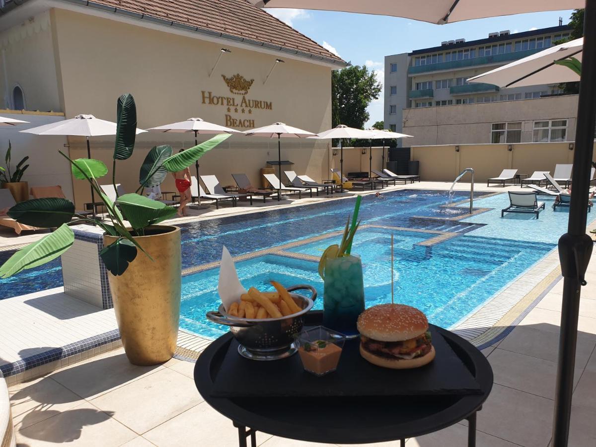 Hotel Aurum ไฮจ์ดุสโซบอสโล ภายนอก รูปภาพ
