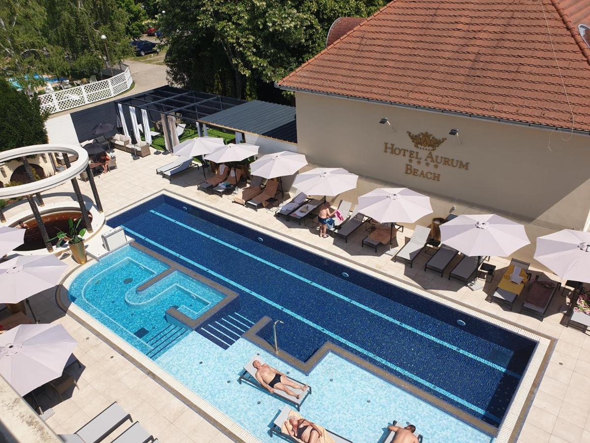 Hotel Aurum ไฮจ์ดุสโซบอสโล ภายนอก รูปภาพ