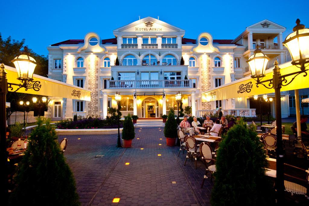 Hotel Aurum ไฮจ์ดุสโซบอสโล ภายนอก รูปภาพ