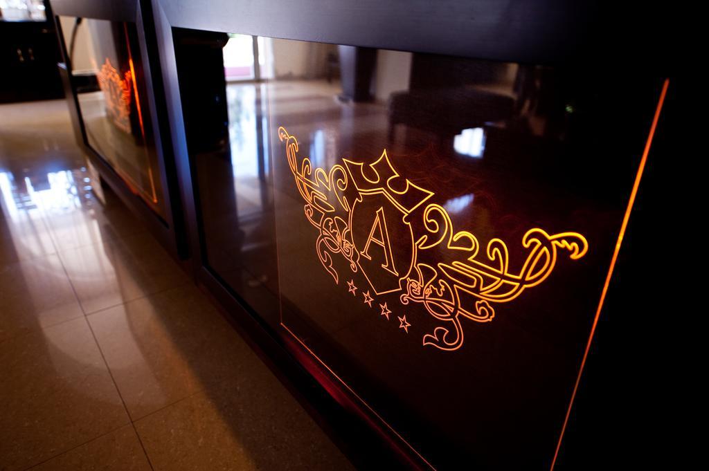 Hotel Aurum ไฮจ์ดุสโซบอสโล ภายนอก รูปภาพ
