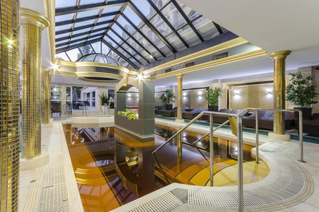 Hotel Aurum ไฮจ์ดุสโซบอสโล ภายนอก รูปภาพ