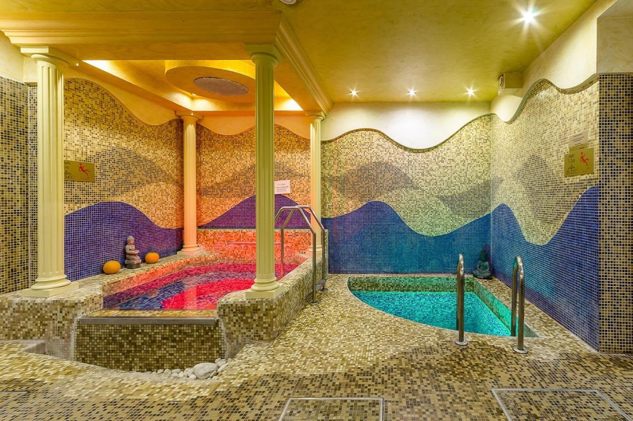 Hotel Aurum ไฮจ์ดุสโซบอสโล ภายนอก รูปภาพ